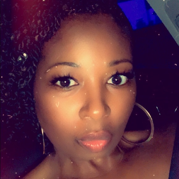 Meet your Posher, Aisha - Picture 1 of 1